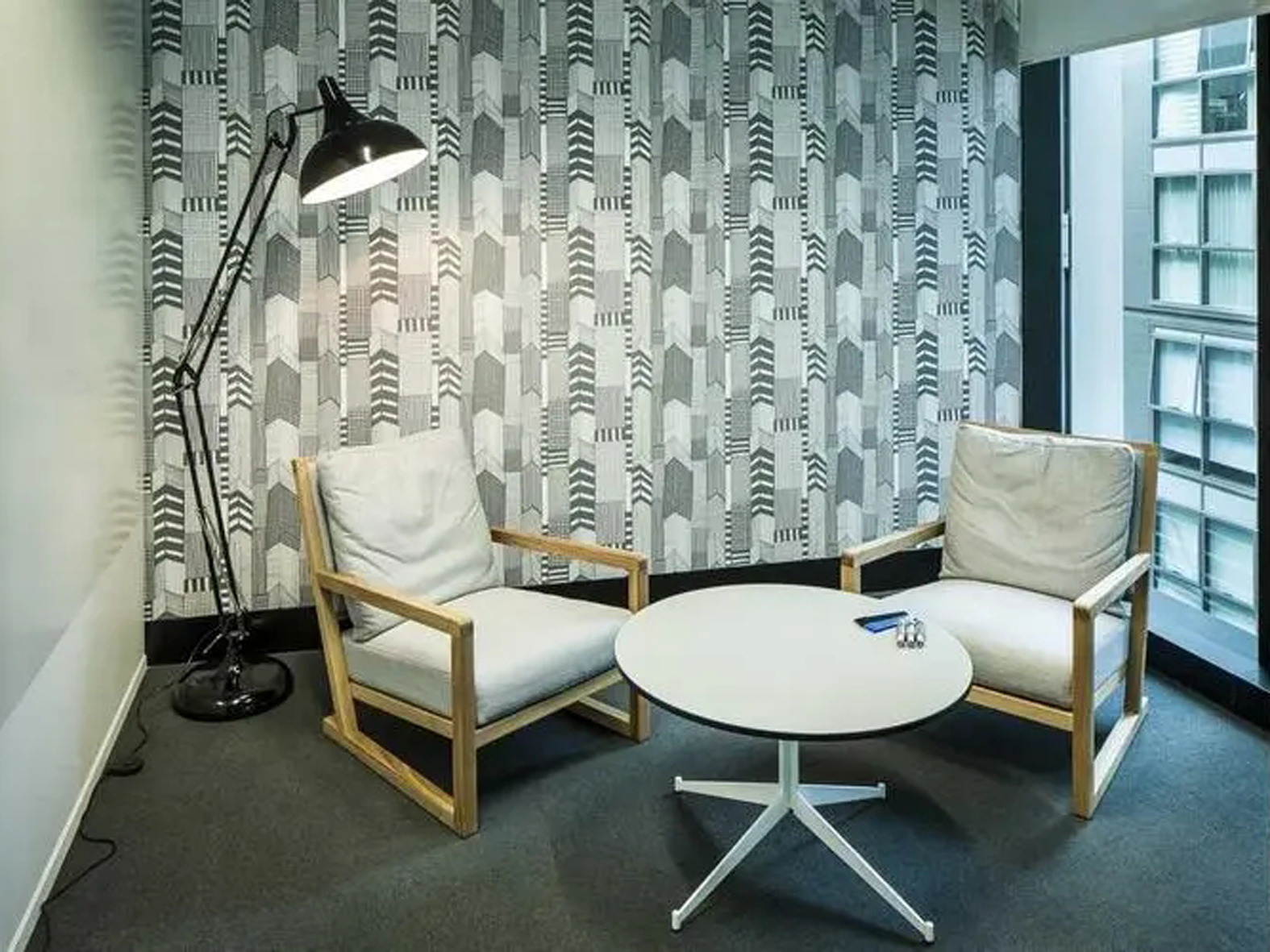 办公空间如何造择适合自己的壁纸装饰